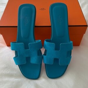 Brand new Hermes Oran Sandals size 38 1/2 Bleu Vif
